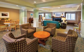 Lobby sitting area - WorldMark Long Beach (Long Beach)