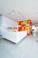 Kios check-in/check-out