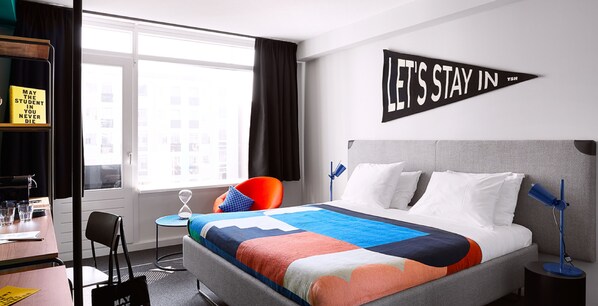 华丽双人房 | 高档床上用品、办公桌、笔记本电脑工作区、隔音