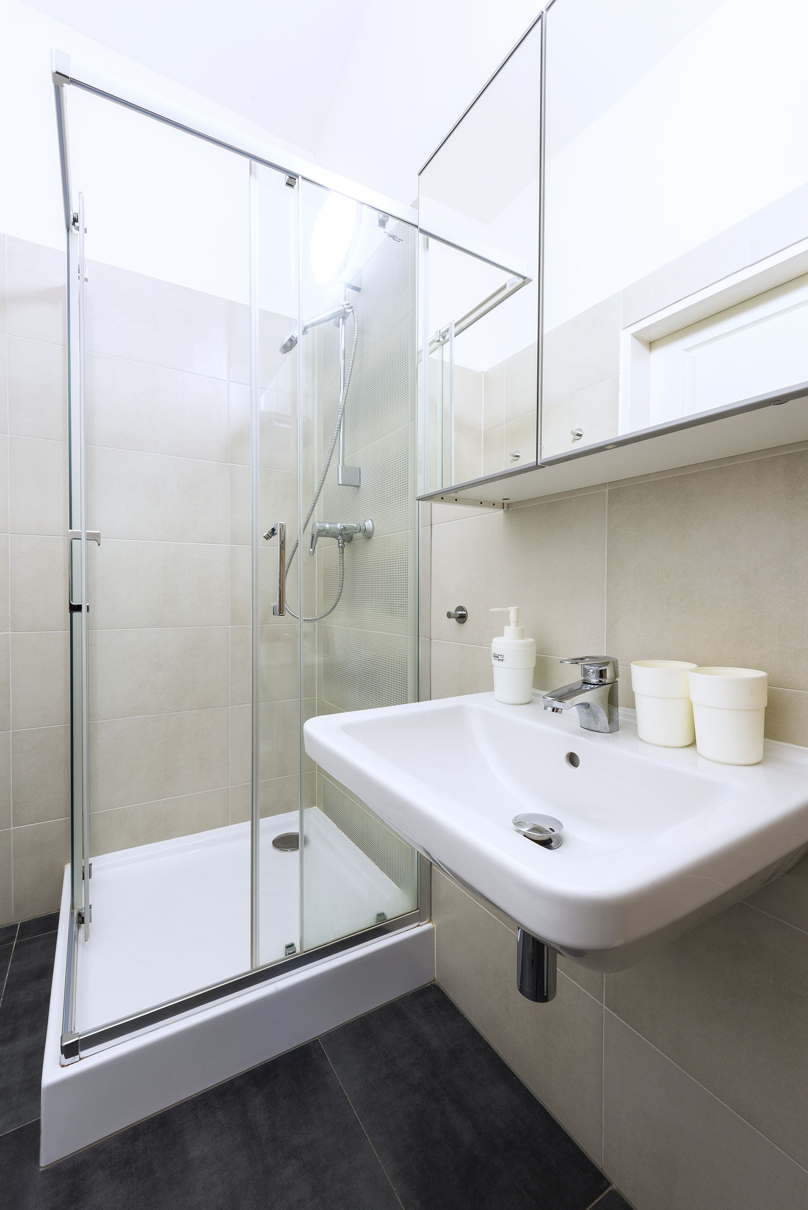 Appartamento (6-10 adults) | Bagno | Combinazione doccia/vasca, asciugacapelli, asciugamani