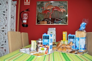 Daily continental breakfast (EUR 4.95 per person)