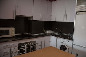 Deluxe Apartment, 1 Bedroom, Mountain View, Mountainside | Private kitchen | Full-sized fridge, microwave, oven, stovetop