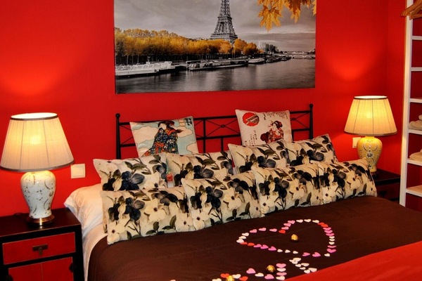 Romantic Apartment, 1 Bedroom, Hot Tub, Mountainside | Egyptian cotton sheets, premium bedding, down comforters