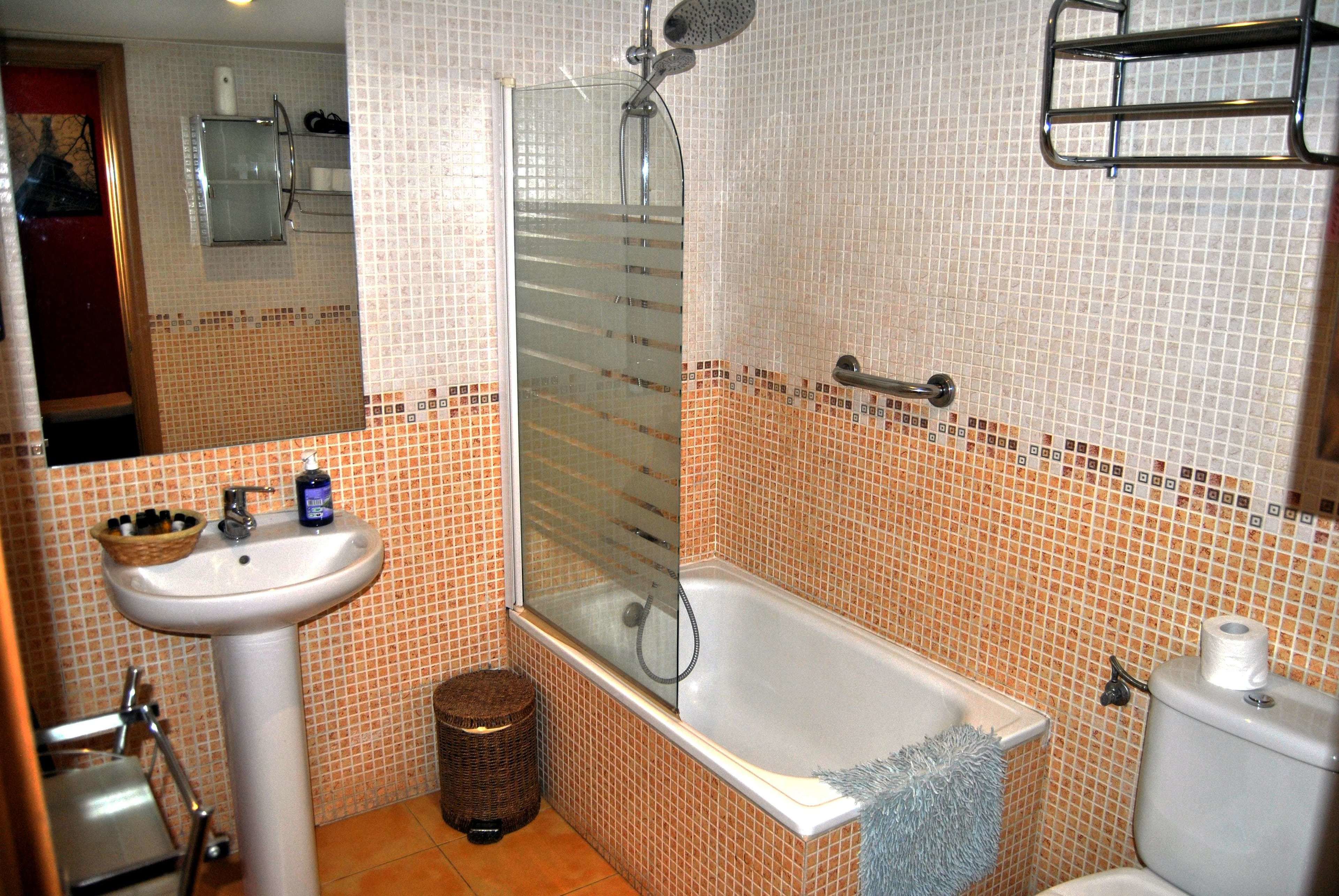 deluxe apartment, 2 bedrooms, mountain view, mountainside | bathroom | free toiletries, hair dryer, towels, shampoo