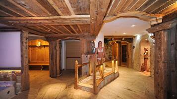 Sauna, Whirlpool, Dampfbad, Körperbehandlungen, Warmsteinmassagen