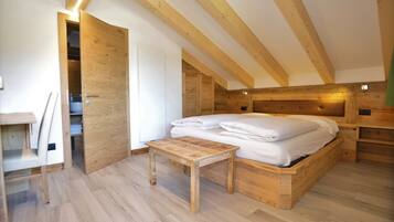 In-room safe, desk, laptop workspace, soundproofing