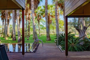 Villa V, 3 bedrooms | Garden view
