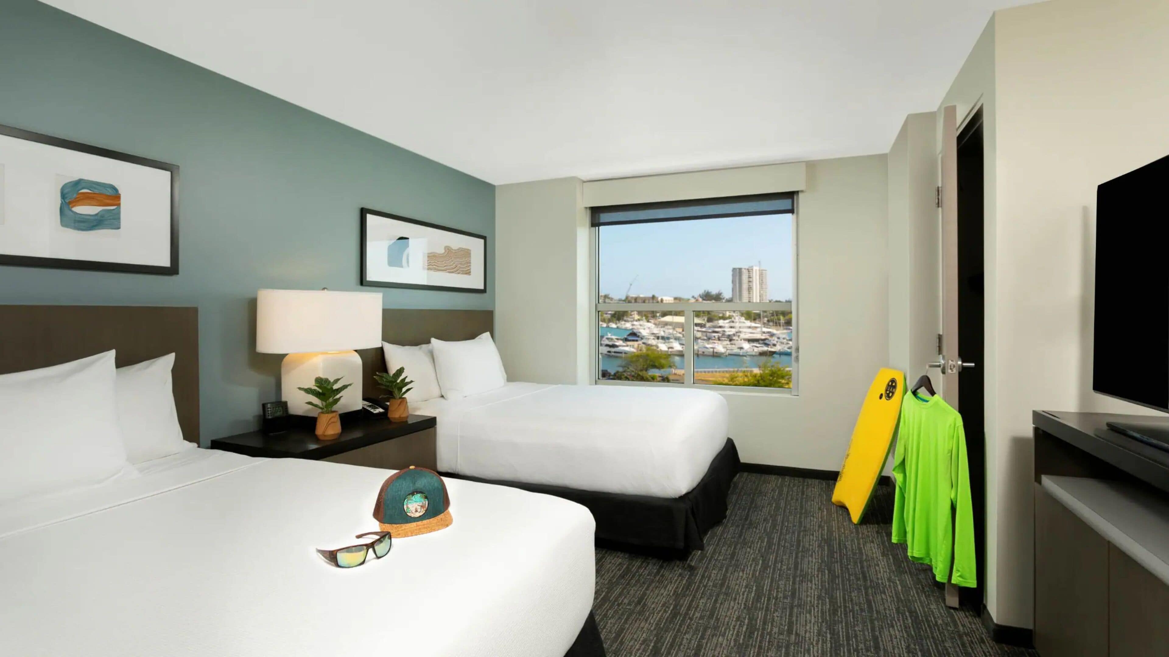 Egyptian cotton sheets, premium bedding, in-room safe, desk