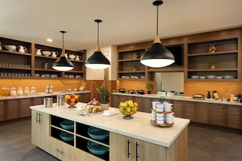 Free daily buffet breakfast at Hyatt House San Juan