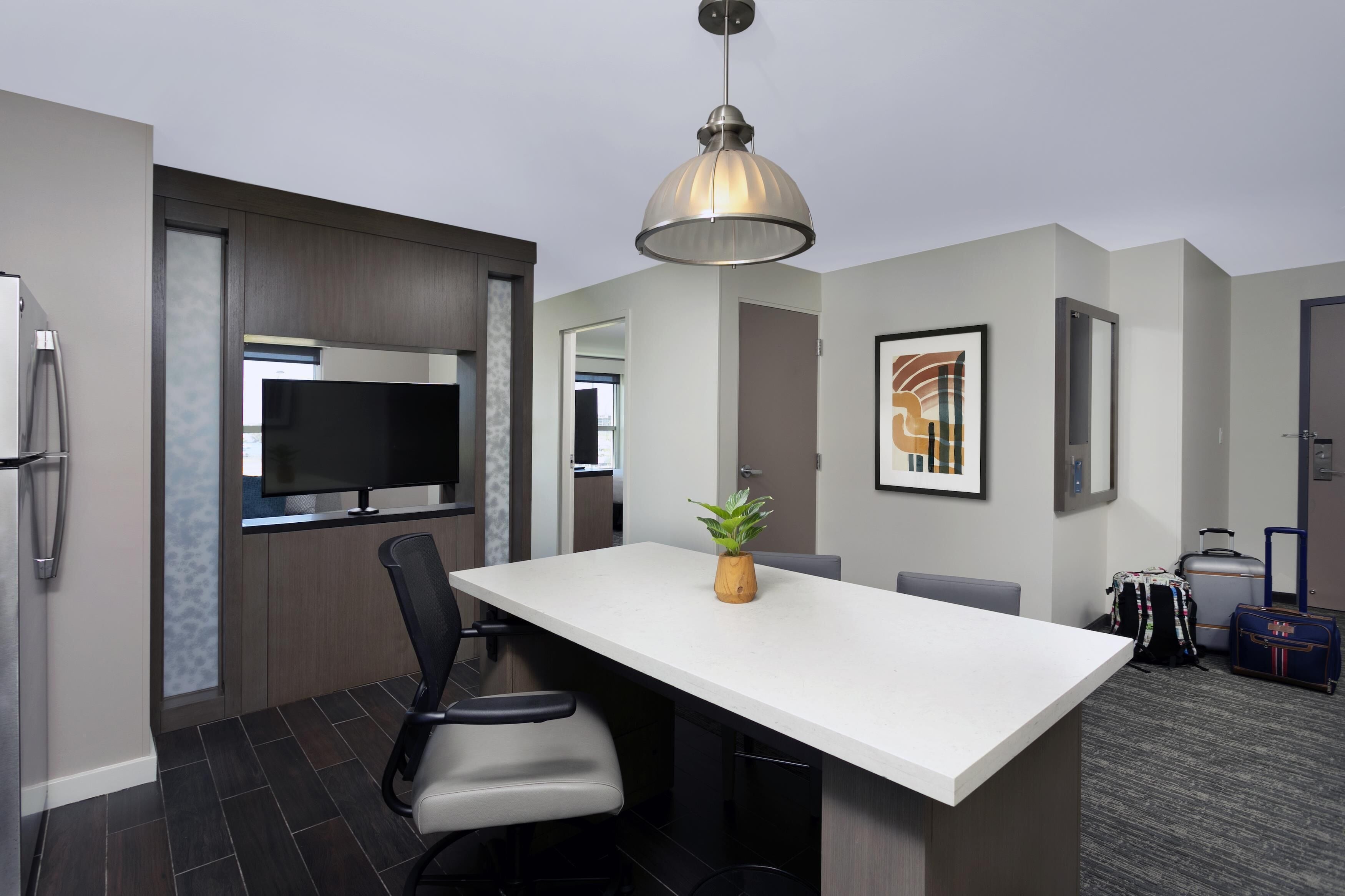 Suite, Bathtub, Bay View | Egyptian cotton sheets, premium bedding, in-room safe, desk