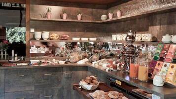 Desayuno buffet incluido todos los días