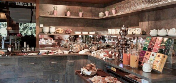 Petit déjeuner buffet compris tous les jours