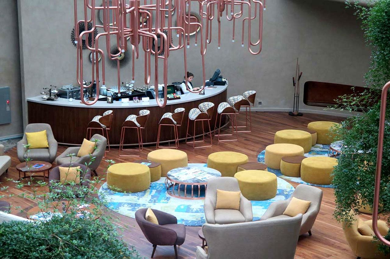 3 bars/lounges, poolside bar