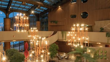 3 bars/lounges, poolside bar