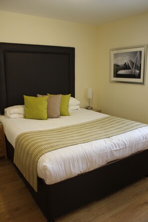 Luxury Apartment, 2 Bedrooms | In-room safe, desk, iron/ironing board, cribs/infant beds - Equinox Place by House of Fisher (Farnborough)