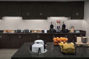 Breakfast area - Residence Inn by Marriott Fort Lauderdale Airport & Cruise Port (Fort Lauderdale)
