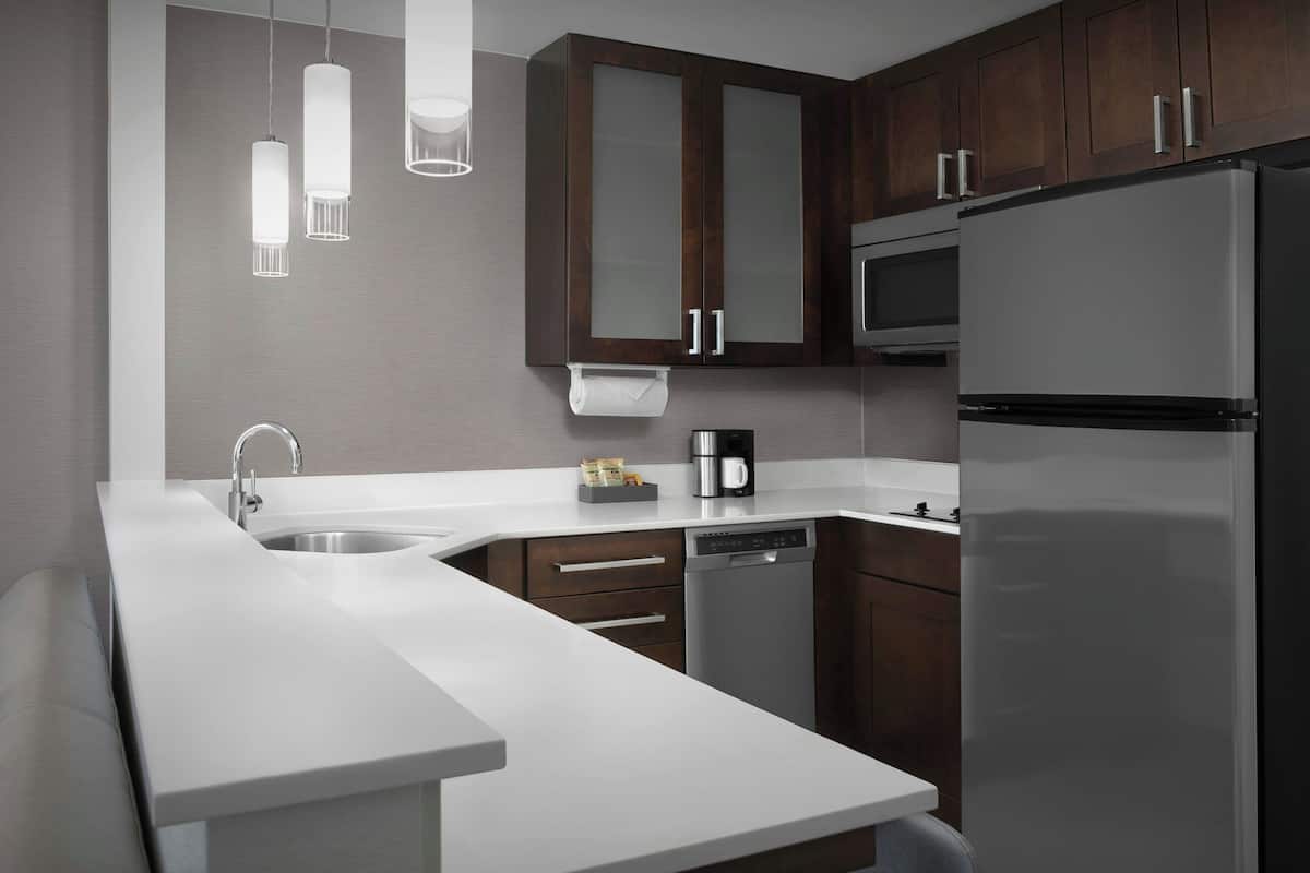 fridge, microwave, stovetop, dishwasher