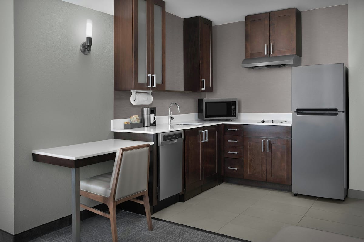 fridge, microwave, stovetop, dishwasher