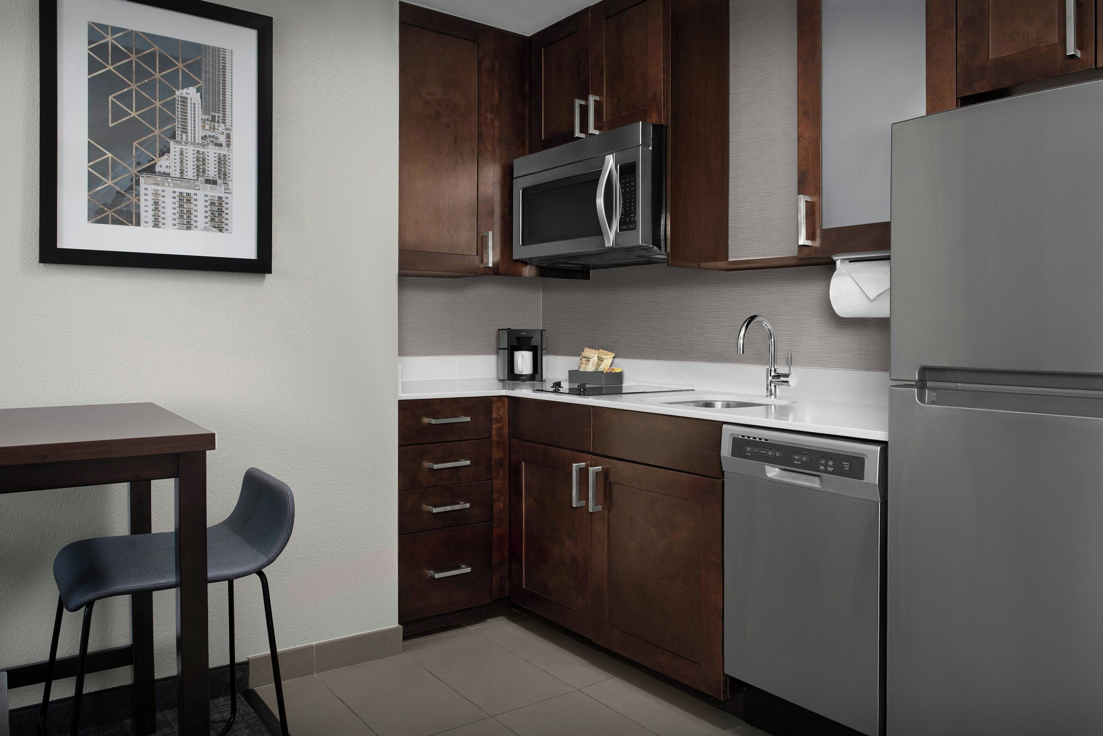 Studio Suite, 1 Queen Bed | Private kitchen | Fridge, microwave, stovetop, dishwasher