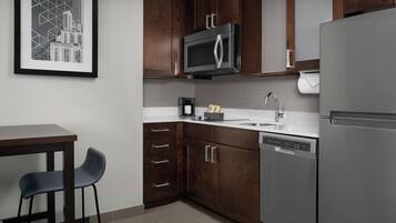 Studio Suite, 1 Queen Bed | Private kitchen | Fridge, microwave, stovetop, dishwasher