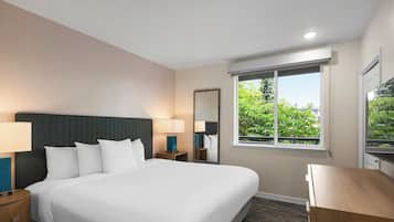 Standard Suite, 2 Bedrooms, Non Smoking, Kitchen | Minibar, iron/ironing board, WiFi, bed sheets