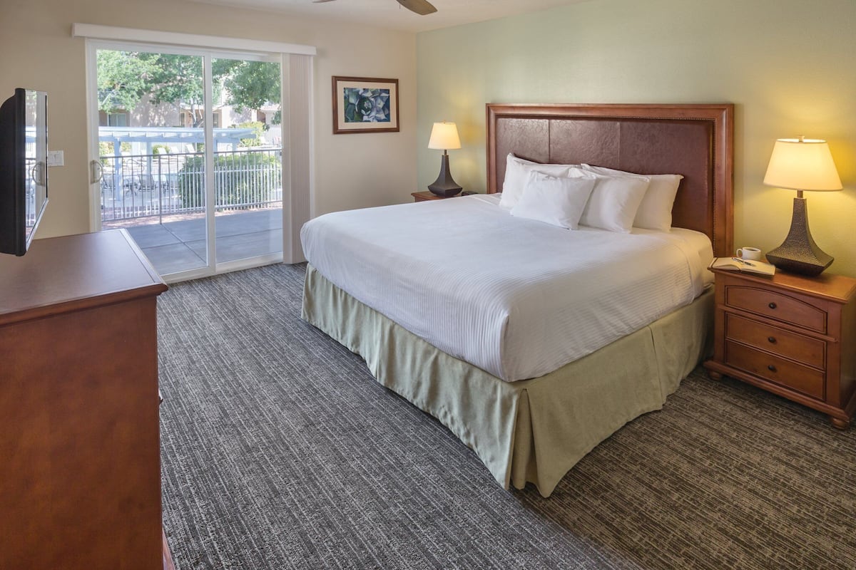 1 bedroom, iron/ironing board, WiFi, alarm clocks