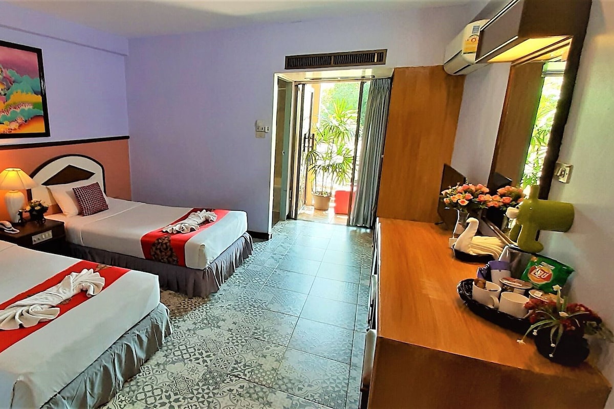 Minibar, két bảo mật tại phòng, bàn