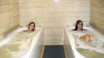 Sauna, varme kilder/mineralkilder, kropsbehandlinger, hydroterapi