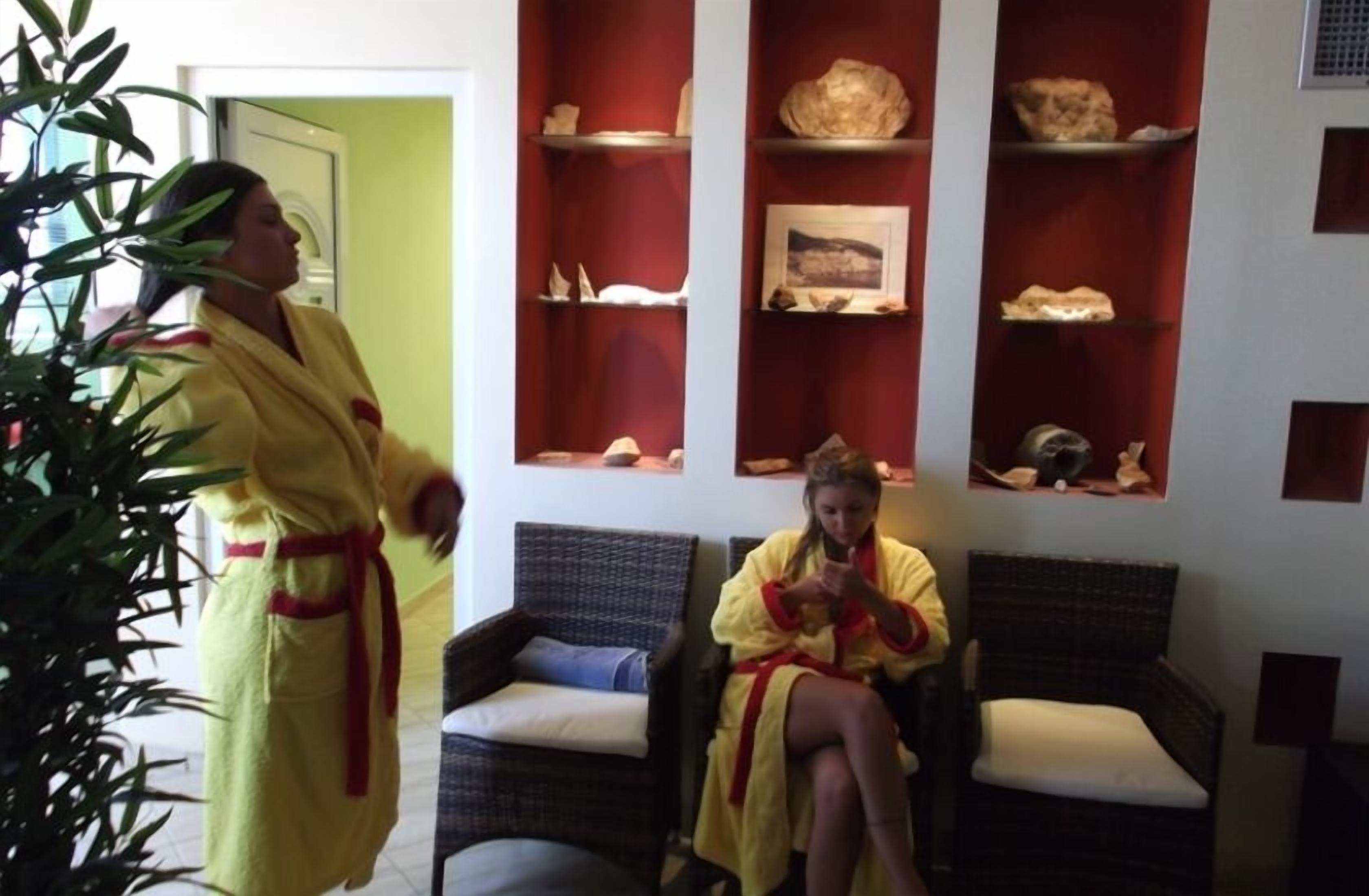 sauna, hot springs/mineral springs, body treatments, hydrotherapy