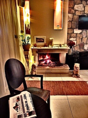 Lobby sitting area - 9 Queens Spa Hotel (Istiaia-Aidipsos)