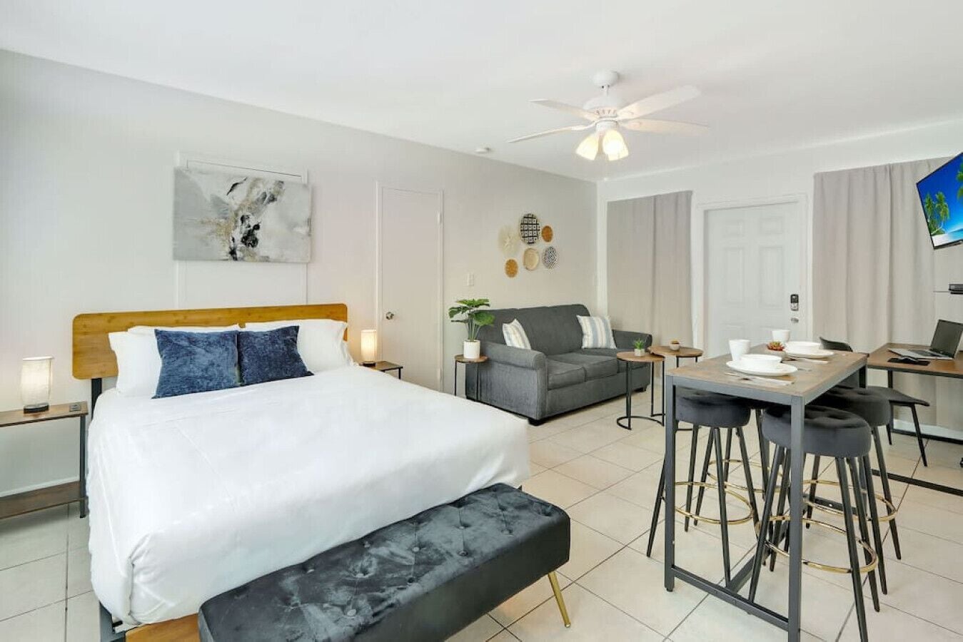 Basic Room 1, Non Smoking | Individually furnished, blackout curtains, iron/ironing board, free WiFi