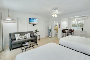 Room 8 | Coin séjour