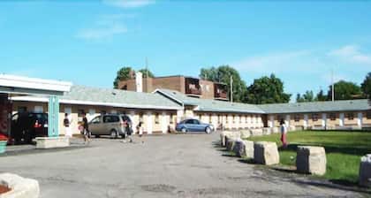 Parkway Motel