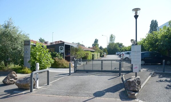 Free self-parking - Hotel Aerel Toulouse-Blagnac (Blagnac)