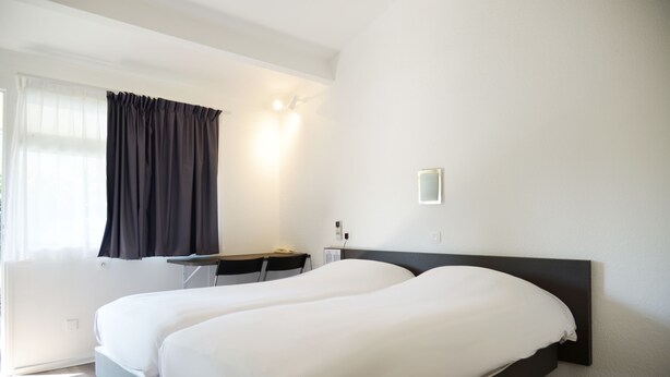 Twin Room | Premium bedding, desk, iron/ironing board (on request), free WiFi - Hotel Aerel Toulouse-Blagnac (Blagnac)
