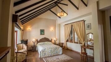 Deluxe Room | Cribs/infant beds, free WiFi, bed sheets