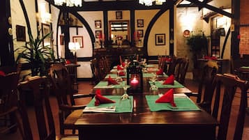 Frühstück, Mittagessen und Abendessen