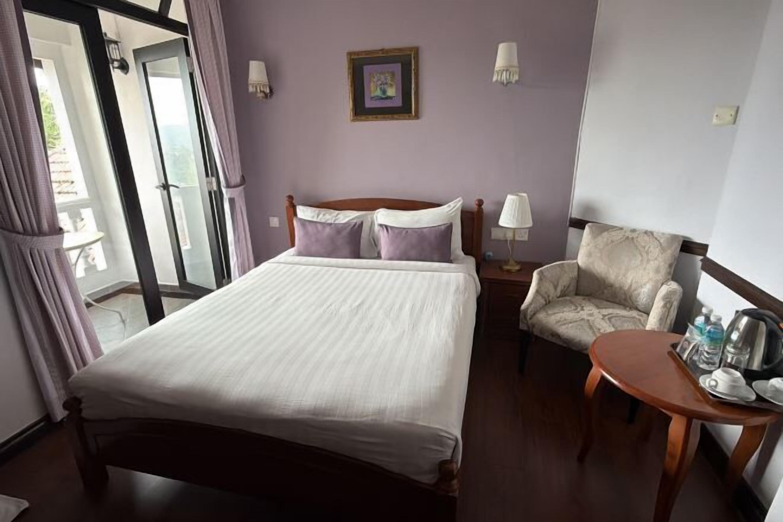 Cribs/infant beds, free WiFi, bed sheets