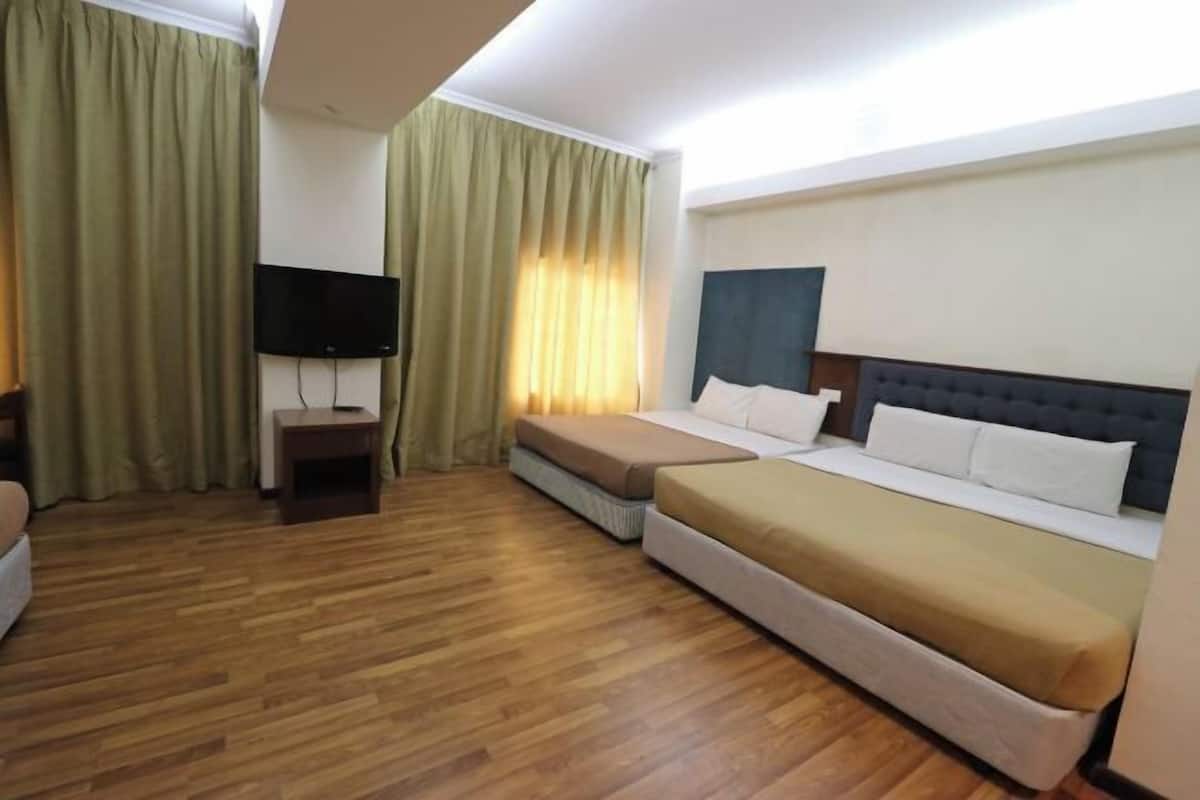 1 bedroom, in-room safe, iron/ironing board, free WiFi