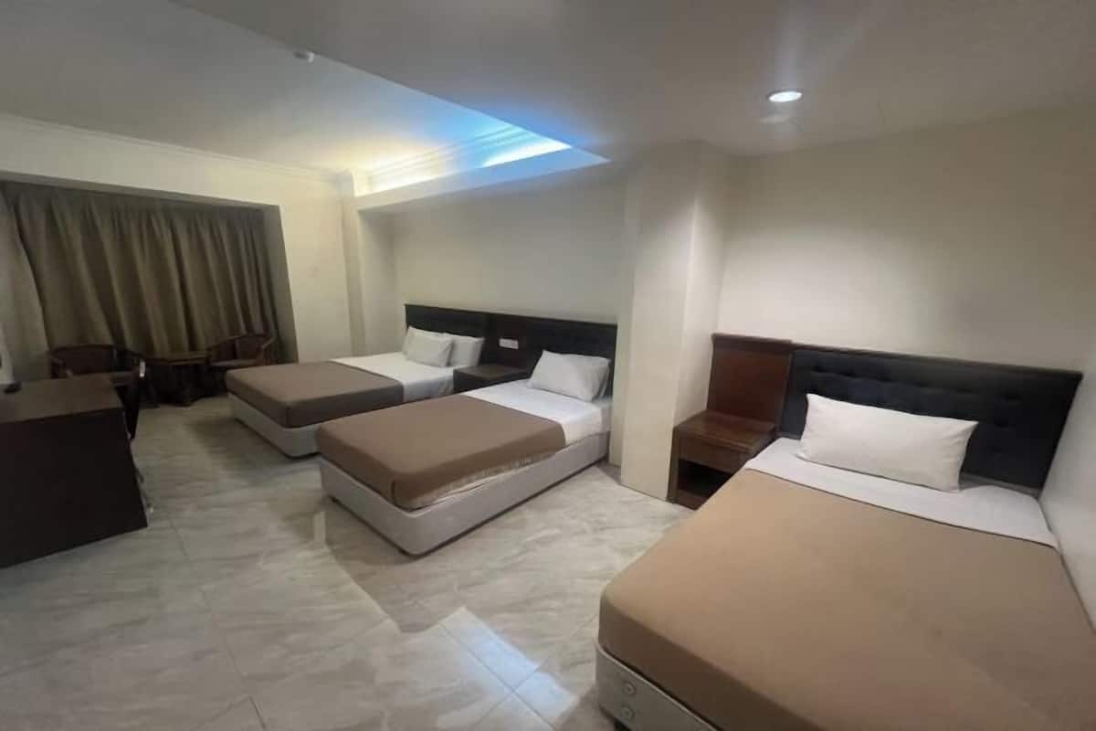 1 bedroom, in-room safe, iron/ironing board, free WiFi