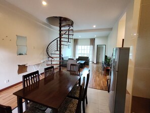 Penthouse, 4 Bedrooms | Living area | 32-inch flat-screen TV with satellite channels, LCD TV