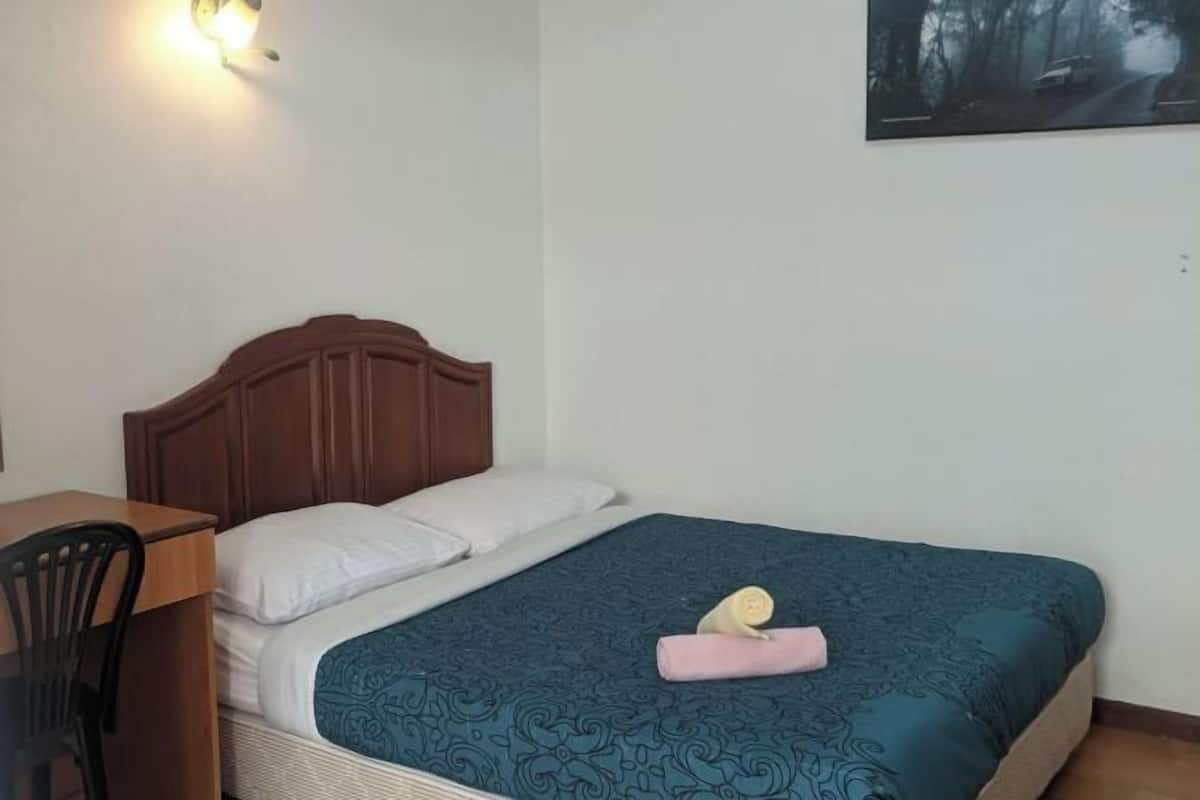 Peti besi dalam bilik, meja, seterika/papan seterika, Wi-fi percuma