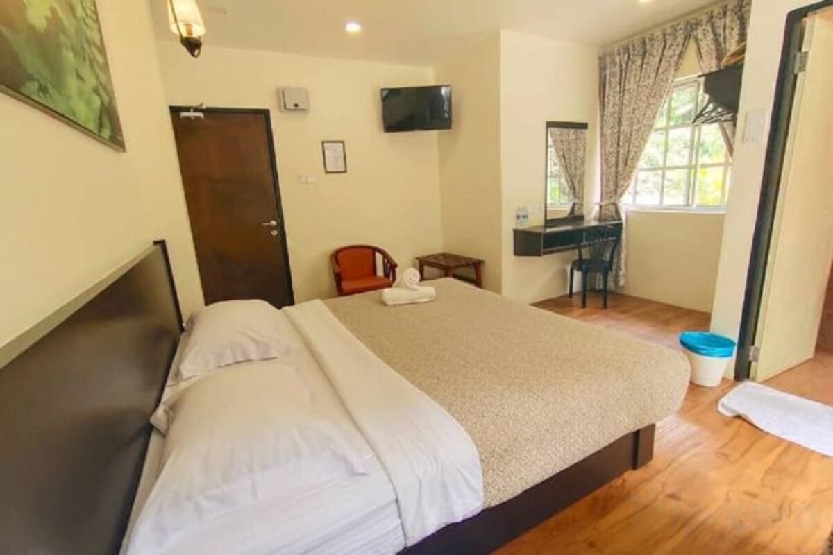 Queen Room with Balcony