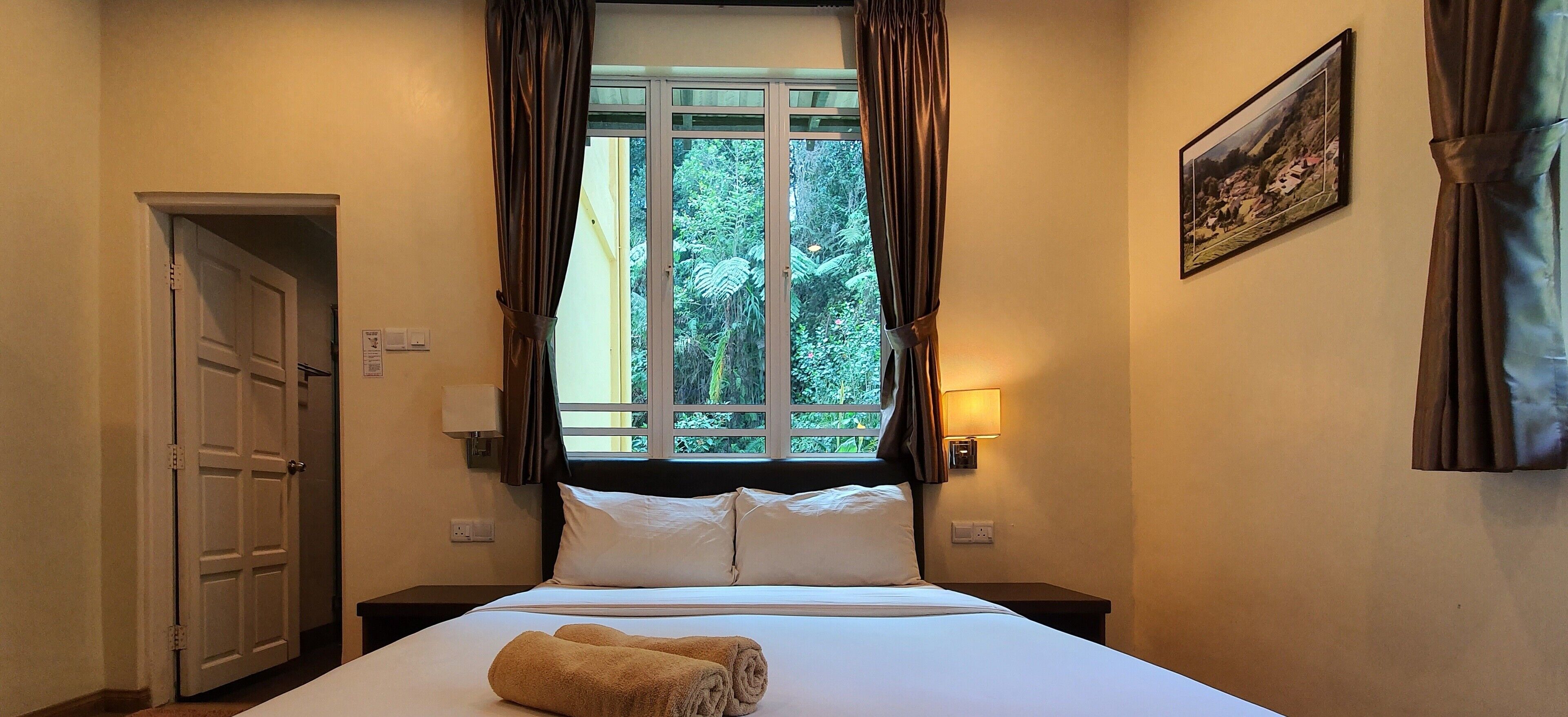 Desk, iron/ironing board, free WiFi, bed sheets