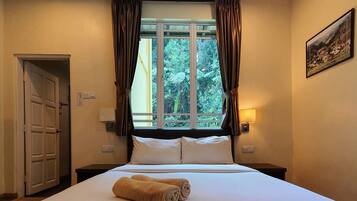 Desk, iron/ironing board, free WiFi, bed sheets