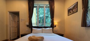 Desk, iron/ironing board, free WiFi, bed sheets - Arundina Cameron Highlands (Tanah Rata)