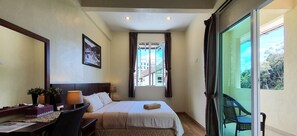Deluxe Room | Desk, iron/ironing board, free WiFi, bed sheets