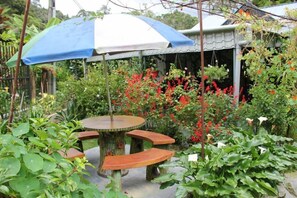 Outdoor dining - Twin Pines (Tanah Rata)