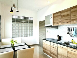 King Suite | Private kitchenette