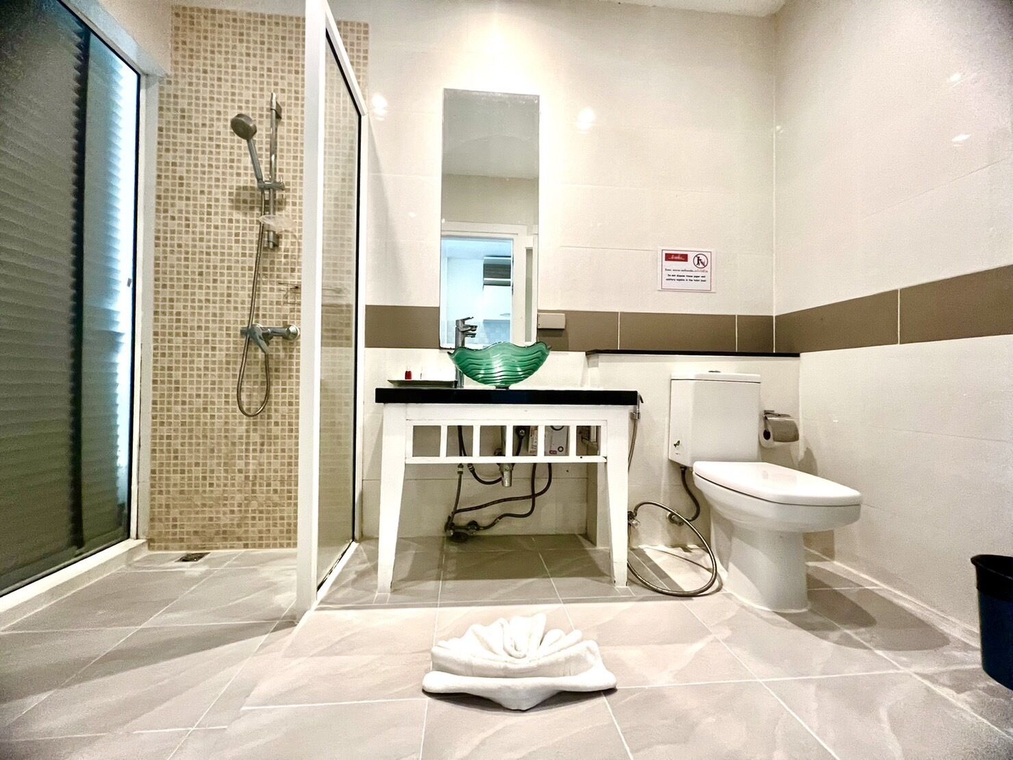 premier room | bathroom | free toiletries, hair dryer, towels, soap